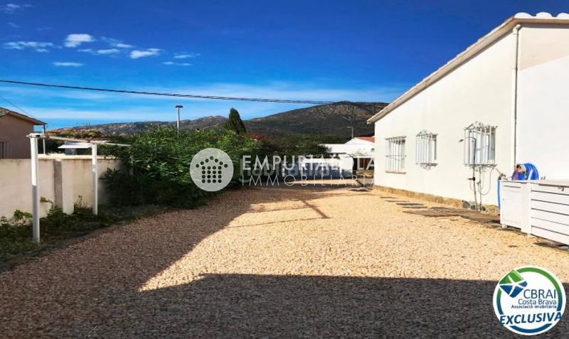 Foto e4f72e5b-5997-45e3-8568-dfae51f87b7b. Xalet a calle urgell a Nord Roses