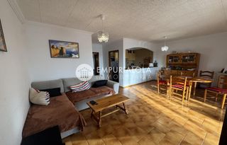 Appartement à Avenida port empordà. Apartamento en empuriabrava con vistas al puerto y amarre privad