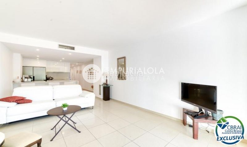 Foto 543effd7-5441-4e42-a737-0394c13067e7. Apartament a paseo maritim a Salatar Roses
