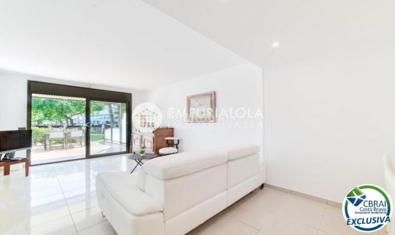 Foto 58e1d8ce-7a24-44fa-a32e-1936435dc5b7. Apartament a paseo maritim a Salatar Roses
