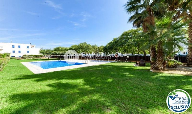Foto 87fff677-b082-4f78-9780-b0a269887f2b. Apartament a paseo maritim a Salatar Roses
