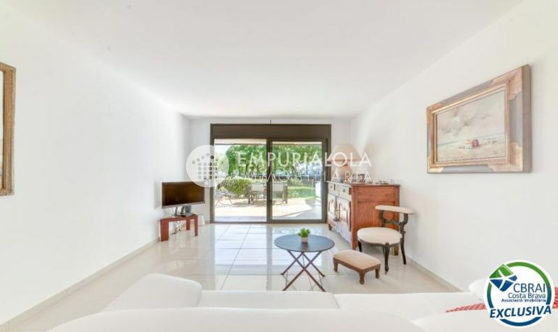 Foto aa730176-6534-451b-b28a-544a1fe2f703. Apartament a paseo maritim a Salatar Roses