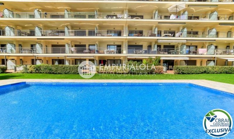 Foto d61aee76-a3e4-4096-bc40-819995f9f9c5. Apartament a paseo maritim a Salatar Roses