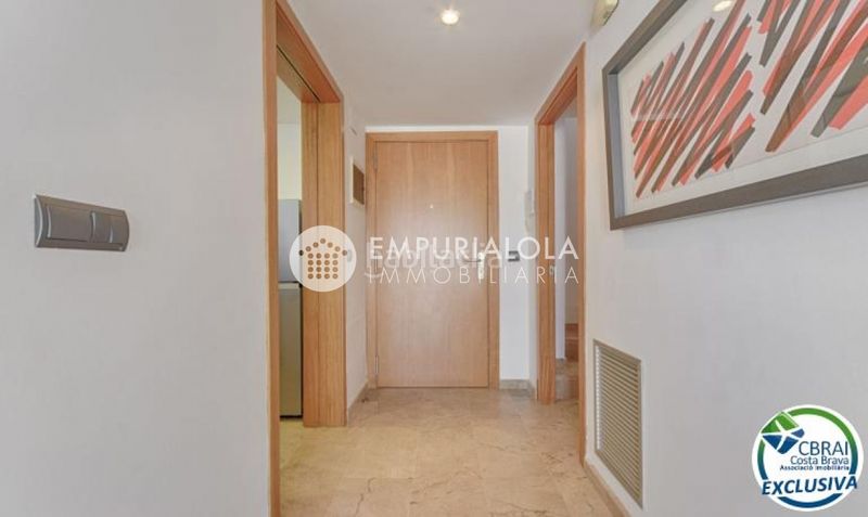 Foto 5318bfd9-4191-4988-a22a-3e0e0add26ae. Apartament a paseo maritimo a Salatar Roses