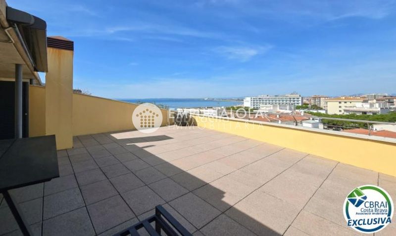 Foto 6a611189-15db-44f6-8e3b-867fc80d78a9. Apartament a paseo maritimo a Salatar Roses