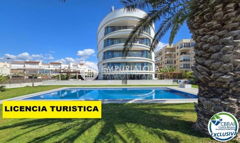 Foto 75b8a2bb-80d6-42da-bddc-832dabd97ba5. Apartament a paseo maritimo a Salatar Roses