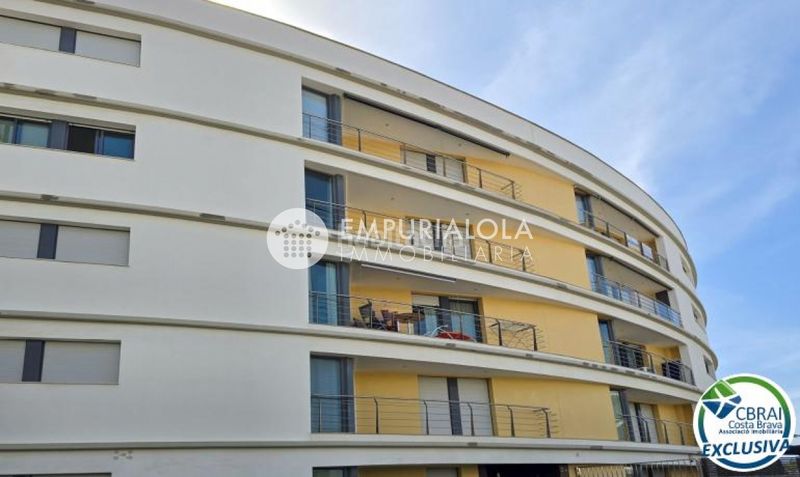 Foto 8cd161a1-c83c-4518-abe7-6671599853ba. Apartament a paseo maritimo a Salatar Roses
