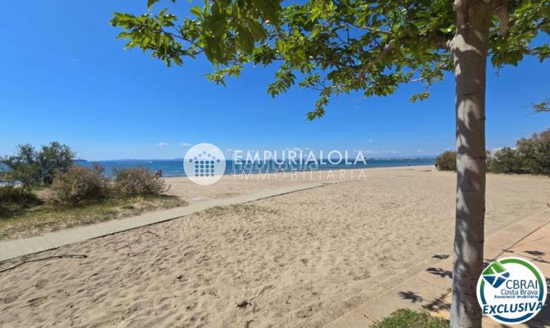Foto a450ed83-cd90-41f1-a310-d751cce377b2. Apartament a paseo maritimo a Salatar Roses