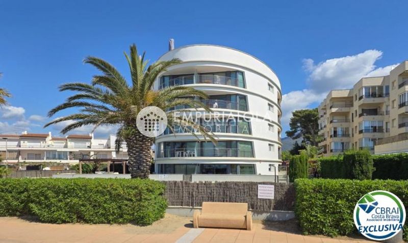 Foto ecc94249-fc0c-49a7-95bd-ee64f311aa41. Apartament a paseo maritimo a Salatar Roses