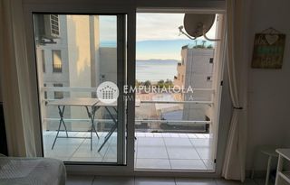 Apartament a Calle joanot martorell. Bonito apartamento en salata roses con vista mar