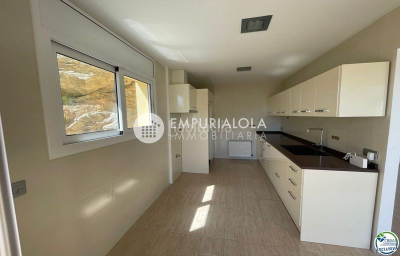 Foto 0e9b85f4-c74c-4cbf-97fe-a3db251e4281. Xalet a calle miro a Els Grecs-Mas Oliva Roses