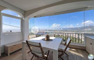 Apartament a Carrer pittara. Apartamento reformado con vista panorámica sobre la bahía de ros