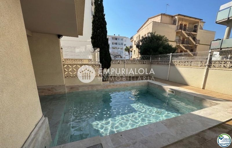 Foto 1623b7fd-6400-4ecf-bfcf-6d0acce5702f. Apartament a carrer punta llevant a Santa Margarida Roses