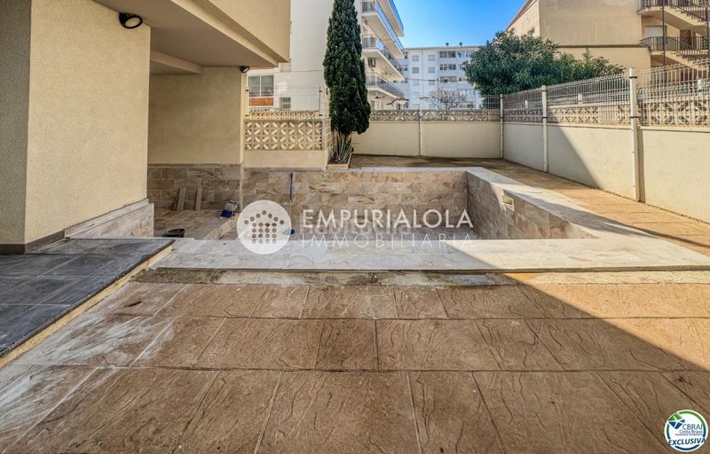 Foto 2fb73a9e-0d93-43f7-ad7e-297646df4429. Apartament a carrer punta llevant a Santa Margarida Roses