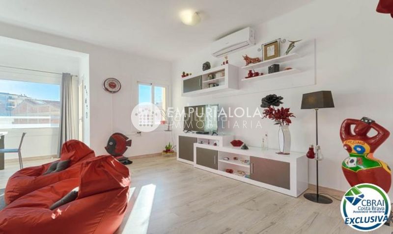 Foto 25e99d92-6d14-46a5-bf6d-c1f53b2f3351. Apartament a calle gravina a Centre Roses