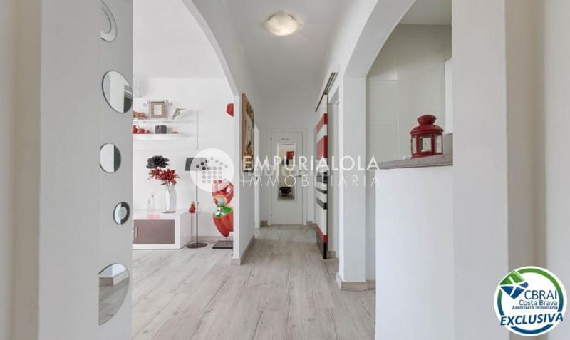 Foto 6246b7dd-9eab-44ee-bfe6-31aca4c0356b. Apartament a calle gravina a Centre Roses