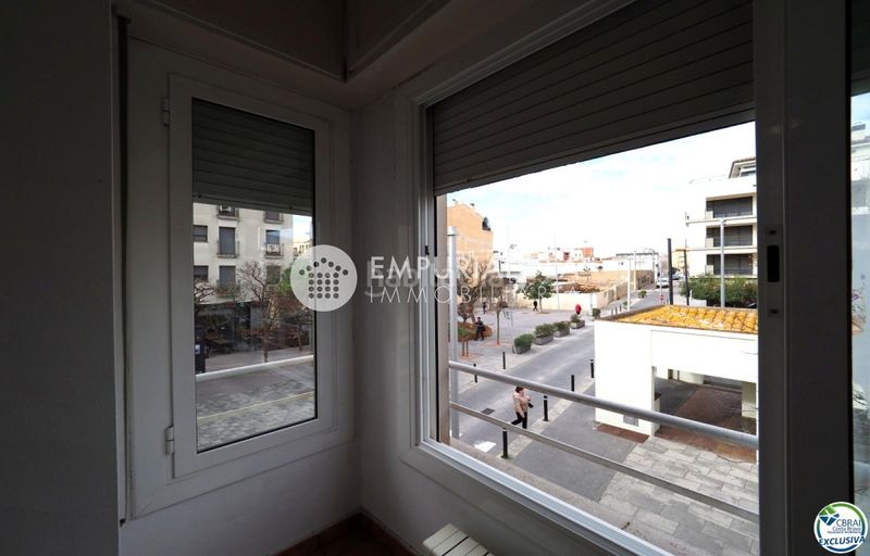 Foto 0f37ca60-4cf9-4927-b920-b44982128082. Apartament a calle mairo a Centre Roses