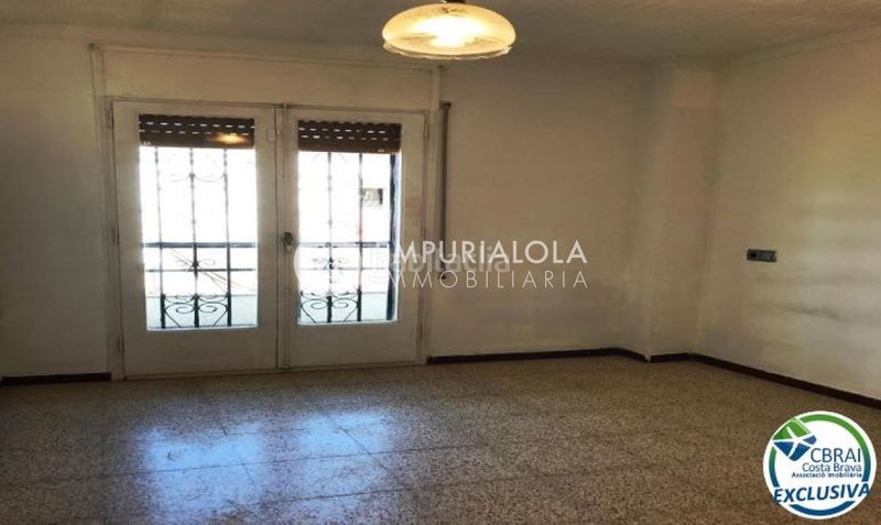 Foto c7464458-6ec9-4ab7-bbf6-e34ddf8b3ef7. Xalet a calle puigmal d a Puigmal - Mas Nou Empuriabrava