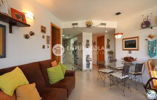 Apartment in Avenida pau casals. Apartamento de 3 habitaciones con terraza y plaza de aparcamient