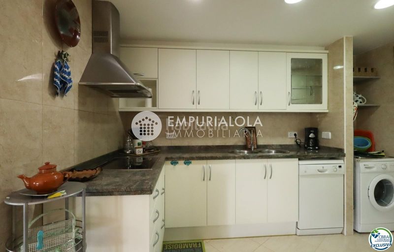 Foto db4b65e5-b1f0-482a-a95c-1ad0ce1cc992. Apartament a avenida pau casals a La Vila Llançà