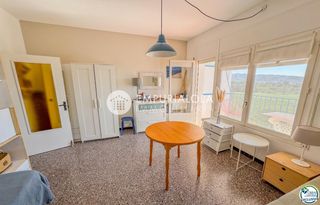 Studio à Carrer de l'alhambra. Estudio con vistas panorámicas y vistas al mar en roses