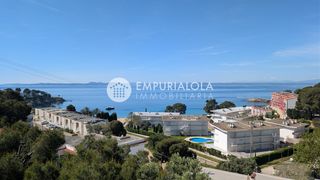 Chalet à Avinguda de jose diaz pacheco. Joya en la almadrava villa de lujo con horizonte al mar