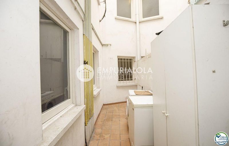 Foto 2fb9af5c-34dd-48f2-9fd5-3bbfdb2fb840. Apartament a calle sant pau a Creu de la Mà Figueres
