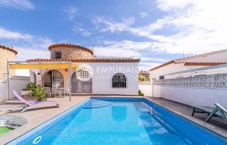 Chalet en Calle del cap gros. Encantadora casa en una zona solicitada de santa margarita