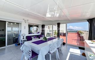 Appartement in Carrer de l'alhambra. Gran estudio renovado con terraza de 72 m, reciente veranda y vi
