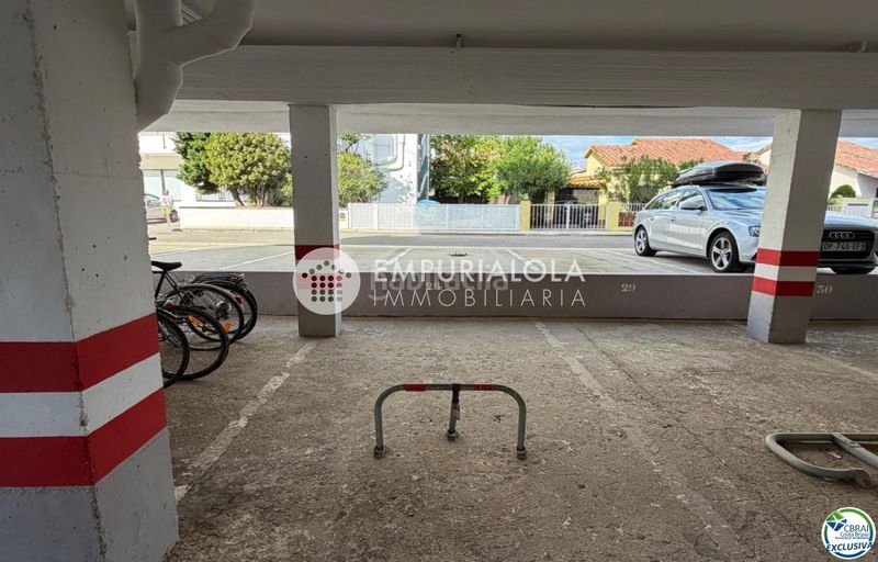 Foto 1d9b39e7-e360-4351-9807-49da0e758921. Aparcament cotxe a carrer punta prima a Santa Margarida Roses