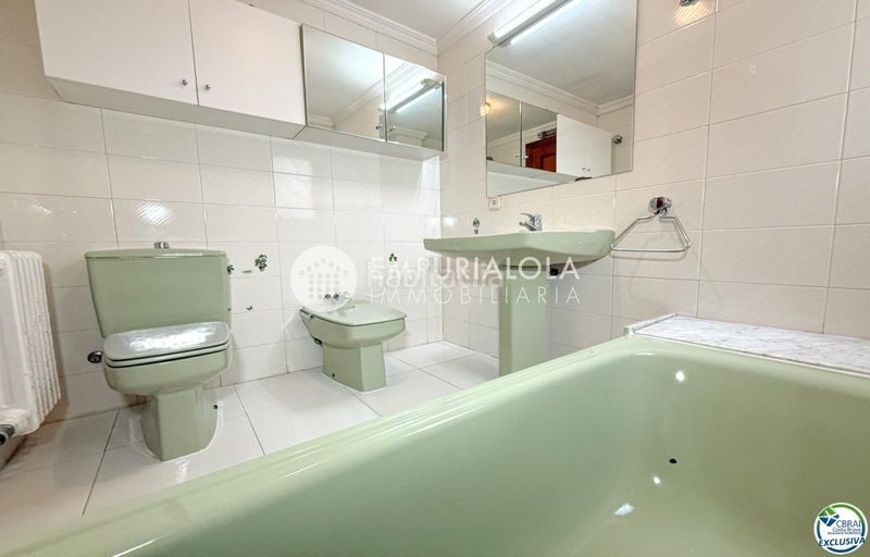 Foto b0cdc9d8-8888-41b3-a0da-888f8ec359eb. Apartament a carrer esperanza a Centre Figueres