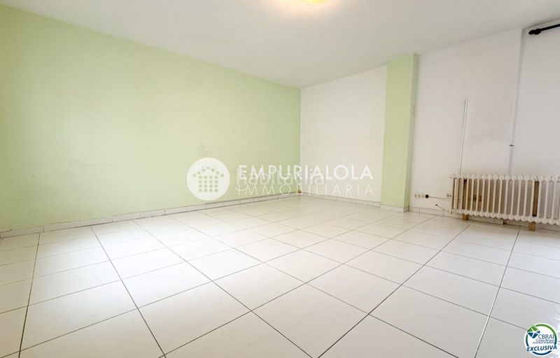 Foto f14e9a39-5bfa-4319-be4c-2fcacfc9d114. Apartament a carrer esperanza a Centre Figueres