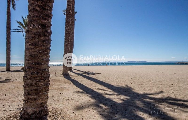 Foto a47418aa-cc57-438d-9227-24462365e503. Apartament a avenida de la platja a Santa Margarida Roses