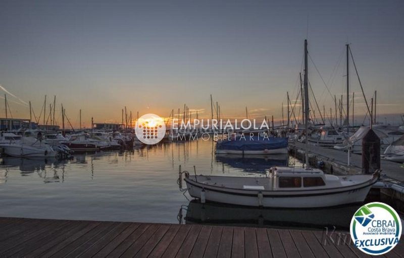 Foto c41941fb-8f27-4102-9357-86d01a48f320. Apartament amb calefacció a Puig Rom-Canyelles-Almadrava Roses
