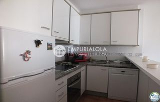 Piccolo appartamento in Avenida de la platja. Apartamento soleado con terraza y plaza de aparcamiento en santa