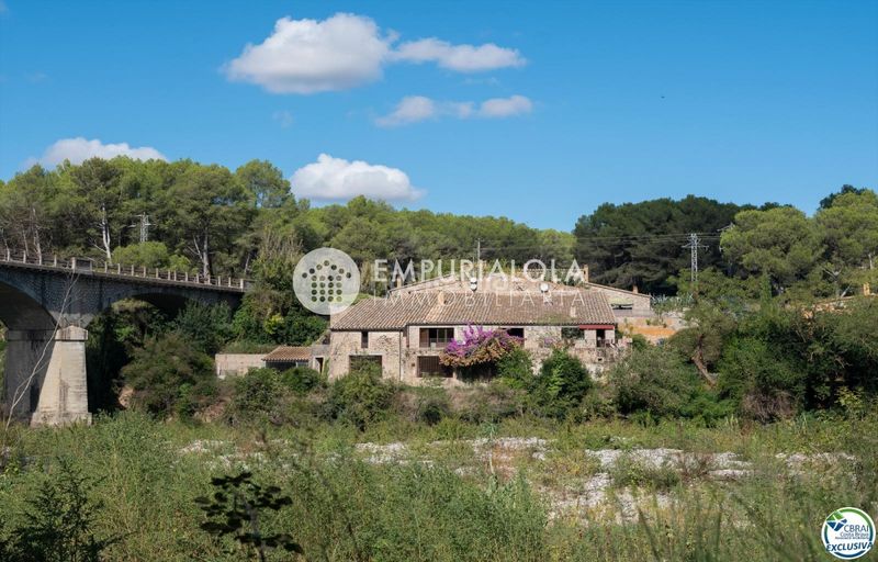 Foto 291f7e29-6a7e-4fa9-a45f-88d270b6d2d6. Xalet a calle cal barquer a Sant Miquel de Fluvià