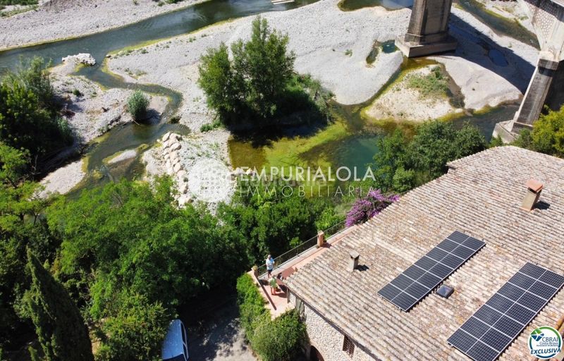 Foto f4106bde-69f6-432b-8839-350e32946428. Xalet a calle cal barquer a Sant Miquel de Fluvià