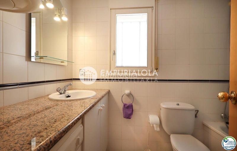 Foto 0aa949c3-3992-4957-8fe5-43ed947b0920. Apartament a carrer mestral a El Port Llançà