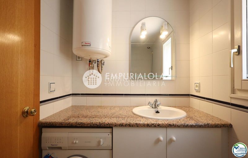 Foto a2dce815-af0c-420b-8235-6ecfae352bb6. Apartament a carrer mestral a El Port Llançà