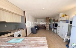 Appartement à Carrer calderón de la barca. Apartamento con vistas al mar y terraza  salatà, roses