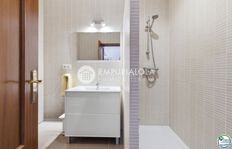 Foto 076ab988-28ab-415d-9242-433813e8b137. Xalet a calle belgica a Palau-saverdera