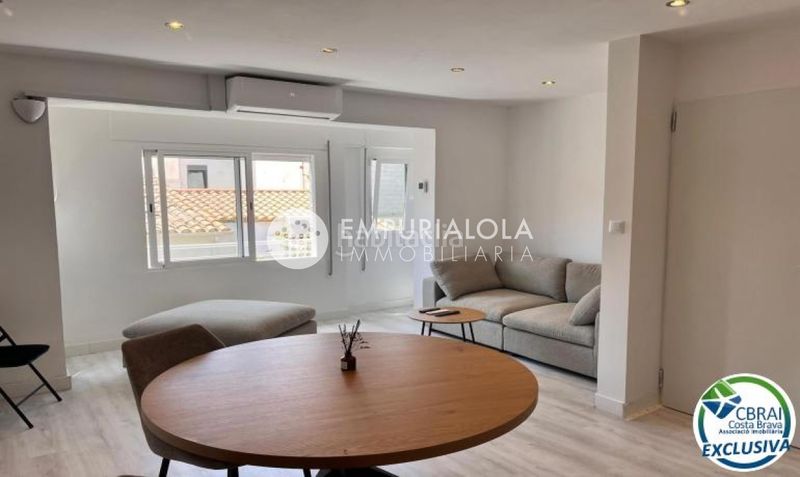 Foto d2c531f5-0a92-4009-a400-a2f43da50094. Apartament a calle nou a Centre Roses