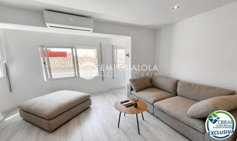 Foto ff97cba6-5fd8-43cb-8da6-299ffb9429f3. Apartament a calle nou a Centre Roses