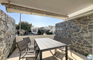 Apartment in Sector poblat tipic. Apartamento renovado con terrazas en pleno centro de empuriabrav