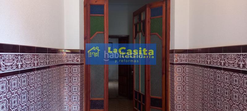 Foto 62c9f618-f06d-4bde-acac-65c48f98c234. Casa con riscaldamento parcheggio in Granátula de Calatrava