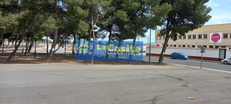 Foto 20c1ffb9-0619-4d05-bffb-79d2f0d7a5af. Lloguer local comercial a Almagro