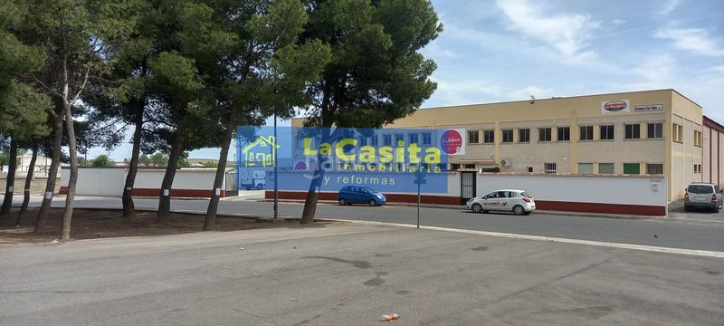 Foto 22ec3e33-974e-4a2e-b233-eed6f59ca0c1. Lloguer local comercial a Almagro