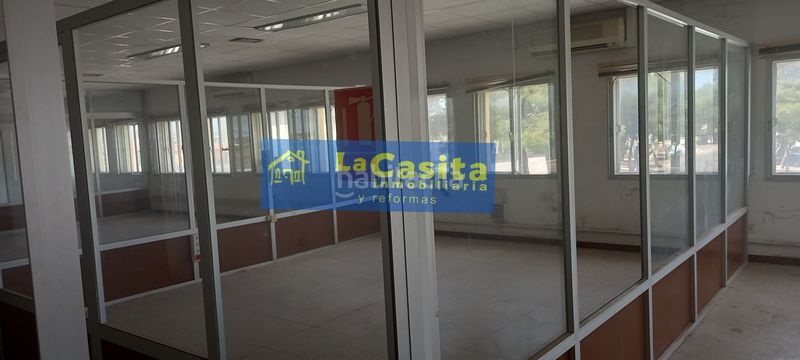 Foto 3680049e-ab6d-44c7-b018-6adde74b696f. Lloguer local comercial a Almagro