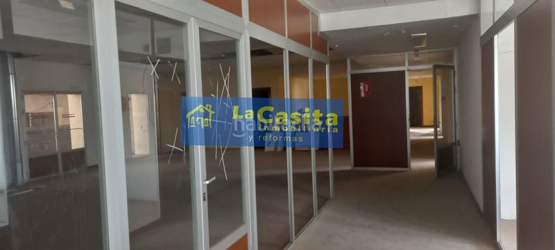 Foto 38af3fd1-b4ab-4d16-83dc-ec472d792b7d. Lloguer local comercial a Almagro