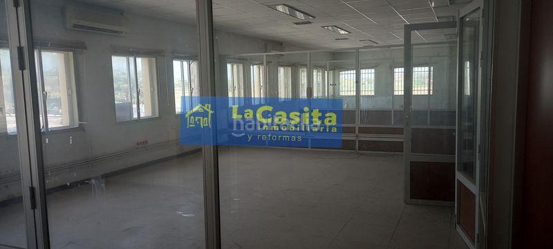 Foto f69b02e0-0118-4e15-830a-912d1e33e642. Lloguer local comercial a Almagro
